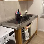 - Geisweid Work And Neu Modernisiert 2 Schlafzimmer Badezimmer Balkon * Siegen