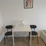 - Geisweid Work And Neu Modernisiert 2 Schlafzimmer Badezimmer Balkon