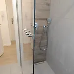 - Geisweid Work And Neu Modernisiert 2 Schlafzimmer Badezimmer Balkon * Siegen