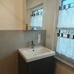 - Geisweid Work And Neu Modernisiert 2 Schlafzimmer Badezimmer Balkon