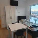- Geisweid Work And Neu Modernisiert 2 Schlafzimmer Badezimmer Balkon