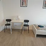 - Geisweid Work And Neu Modernisiert 2 Schlafzimmer Badezimmer Balkon * Siegen