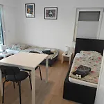 - Geisweid Work And Neu Modernisiert 2 Schlafzimmer Badezimmer Balkon Apartmán *