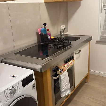- Geisweid Work And Neu Modernisiert 2 Schlafzimmer Badezimmer Balkon * Siegen
