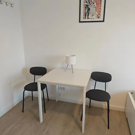 - Geisweid Work And Neu Modernisiert 2 Schlafzimmer Badezimmer Balkon * Siegen