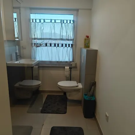 - Geisweid Work And Neu Modernisiert 2 Schlafzimmer Badezimmer Balkon Apartmán Siegen