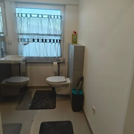 - Geisweid Work And Neu Modernisiert 2 Schlafzimmer Badezimmer Balkon *