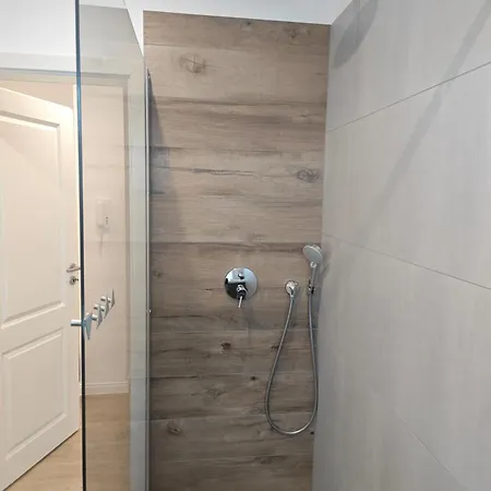 - Geisweid Work And Neu Modernisiert 2 Schlafzimmer Badezimmer Balkon Apartmán Siegen