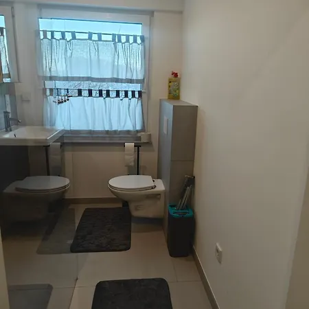 - Geisweid Work And Neu Modernisiert 2 Schlafzimmer Badezimmer Balkon Apartmán Siegen
