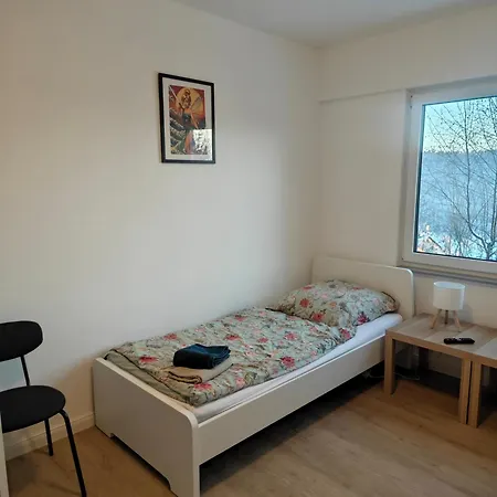 - Geisweid Work And Neu Modernisiert 2 Schlafzimmer Badezimmer Balkon Apartmán *