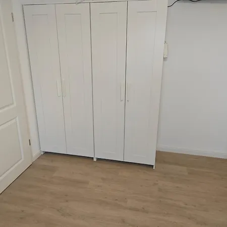 - Geisweid Work And Neu Modernisiert 2 Schlafzimmer Badezimmer Balkon דירה *