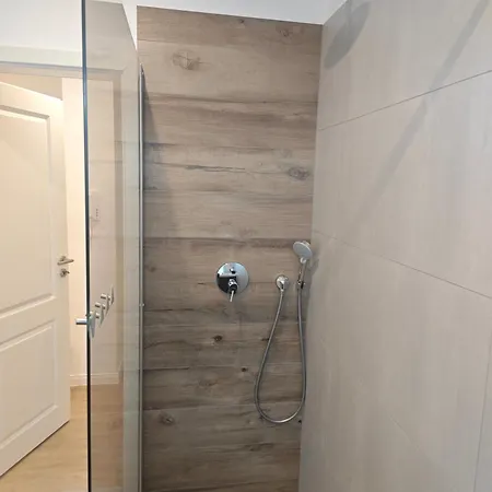 - Geisweid Work And Neu Modernisiert 2 Schlafzimmer Badezimmer Balkon Apartmán Siegen