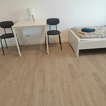 - Geisweid Work And Neu Modernisiert 2 Schlafzimmer Badezimmer Balkon Apartmán