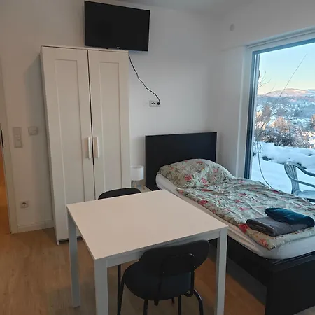 - Geisweid Work And Neu Modernisiert 2 Schlafzimmer Badezimmer Balkon