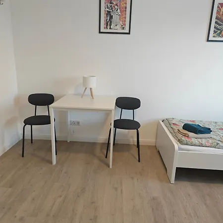 - Geisweid Work And Neu Modernisiert 2 Schlafzimmer Badezimmer Balkon * Siegen