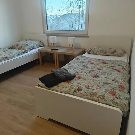 - Geisweid Work And Neu Modernisiert 2 Schlafzimmer Badezimmer Balkon Apartmán Siegen