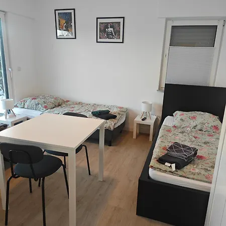 - Geisweid Work And Neu Modernisiert 2 Schlafzimmer Badezimmer Balkon Apartmán *
