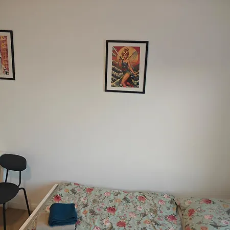 - Geisweid Work And Neu Modernisiert 2 Schlafzimmer Badezimmer Balkon