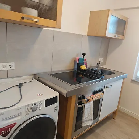 - Geisweid Work And Neu Modernisiert 2 Schlafzimmer Badezimmer Balkon