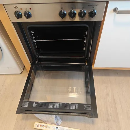 - Geisweid Work And Neu Modernisiert 2 Schlafzimmer Badezimmer Balkon Siegen