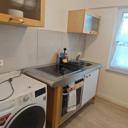 - Geisweid Work And Neu Modernisiert 2 Schlafzimmer Badezimmer Balkon