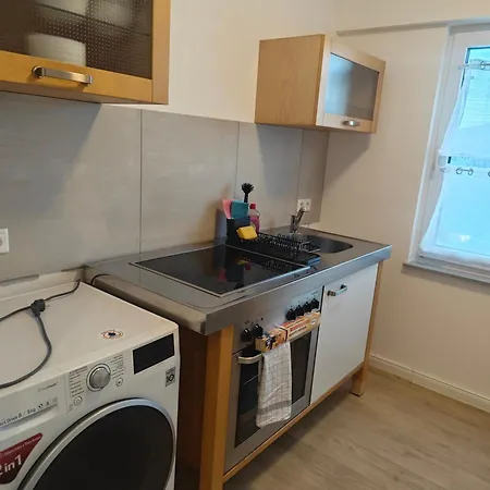 - Geisweid Work And Neu Modernisiert 2 Schlafzimmer Badezimmer Balkon