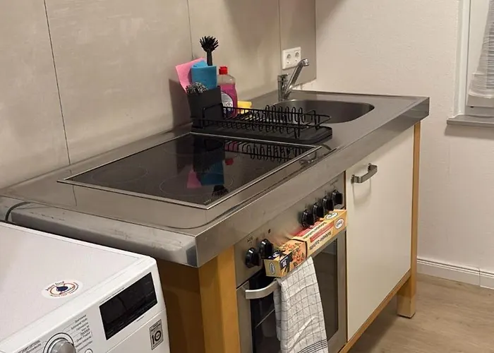 - Geisweid Work And Neu Modernisiert 2 Schlafzimmer Badezimmer Balkon * Siegen