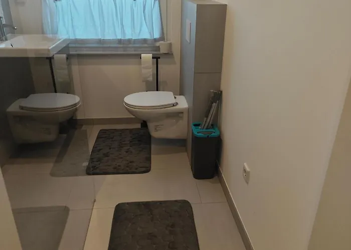 - Geisweid Work And Neu Modernisiert 2 Schlafzimmer Badezimmer Balkon Lägenhet *