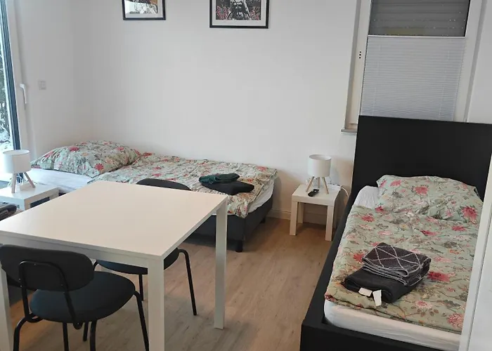 - Geisweid Work And Neu Modernisiert 2 Schlafzimmer Badezimmer Balkon Lägenhet Siegen