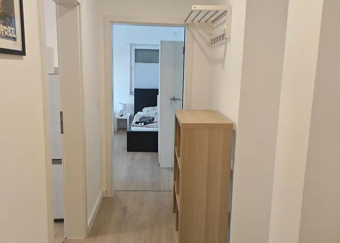 - Geisweid Work And Neu Modernisiert 2 Schlafzimmer Badezimmer Balkon Lägenhet *