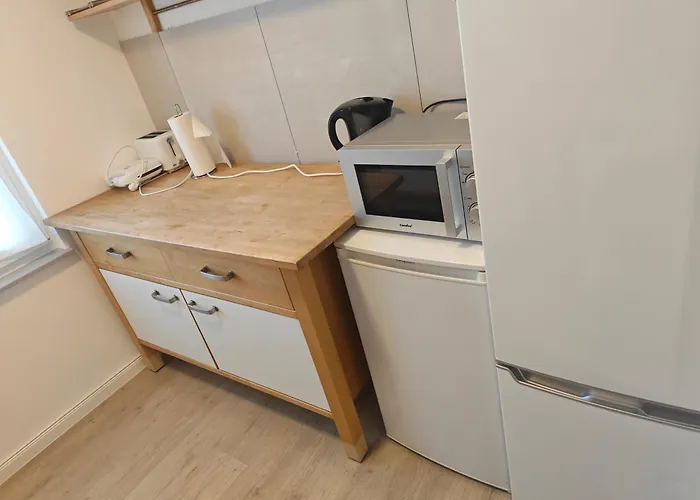 - Geisweid Work And Neu Modernisiert 2 Schlafzimmer Badezimmer Balkon *