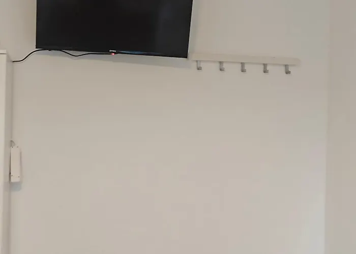 - Geisweid Work And Neu Modernisiert 2 Schlafzimmer Badezimmer Balkon Lägenhet