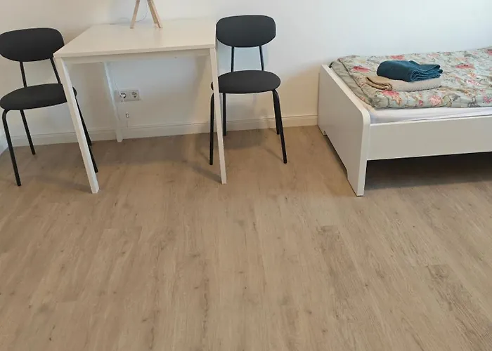 - Geisweid Work And Neu Modernisiert 2 Schlafzimmer Badezimmer Balkon Lägenhet