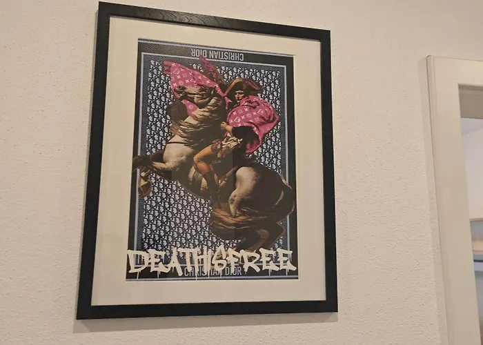 - Geisweid Work And Neu Modernisiert 2 Schlafzimmer Badezimmer Balkon Siegen