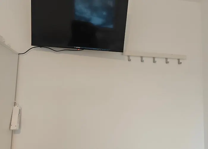 - Geisweid Work And Neu Modernisiert 2 Schlafzimmer Badezimmer Balkon Lägenhet Siegen