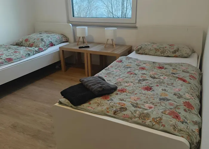 - Geisweid Work And Neu Modernisiert 2 Schlafzimmer Badezimmer Balkon Lägenhet Siegen