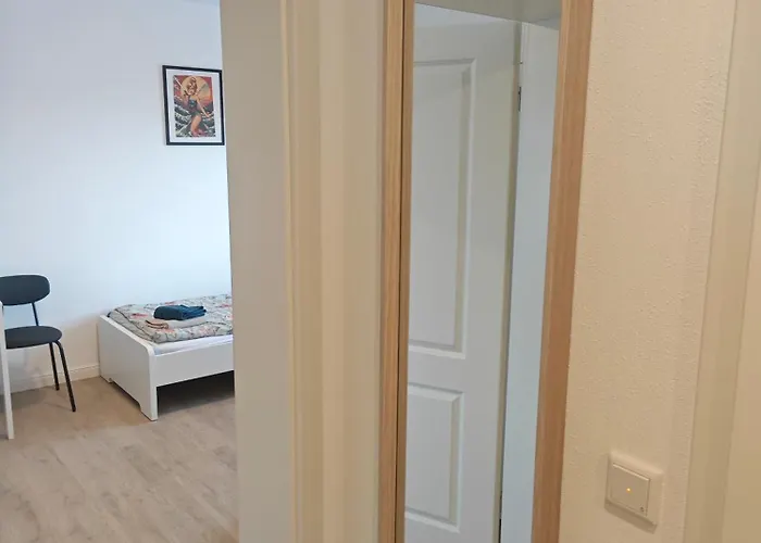 - Geisweid Work And Neu Modernisiert 2 Schlafzimmer Badezimmer Balkon Lägenhet *