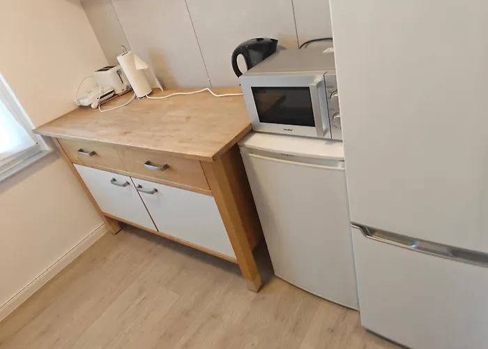 - Geisweid Work And Neu Modernisiert 2 Schlafzimmer Badezimmer Balkon *