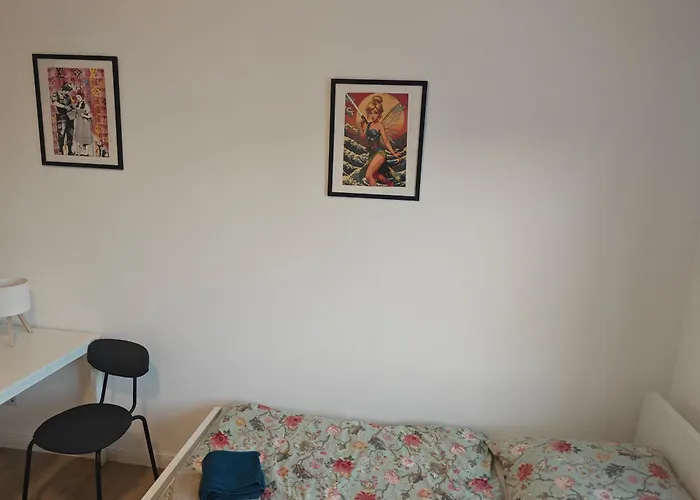 - Geisweid Work And Neu Modernisiert 2 Schlafzimmer Badezimmer Balkon