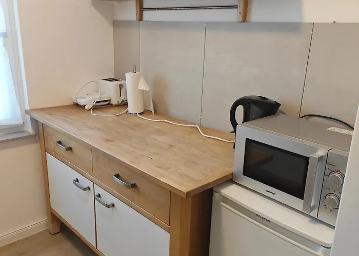 - Geisweid Work And Neu Modernisiert 2 Schlafzimmer Badezimmer Balkon Siegen