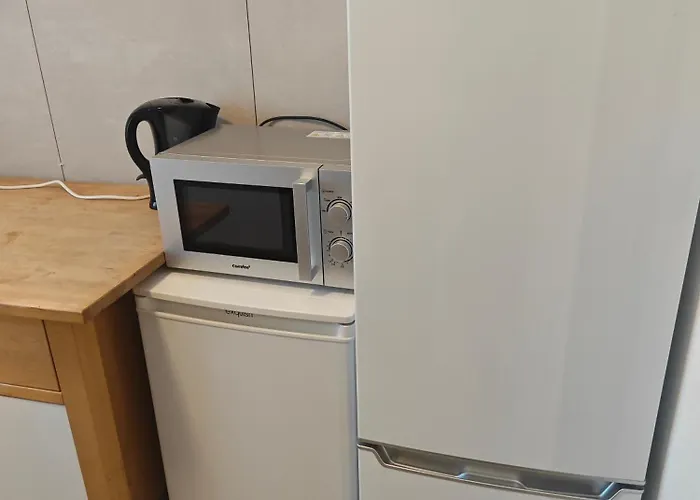 - Geisweid Work And Neu Modernisiert 2 Schlafzimmer Badezimmer Balkon Lägenhet *