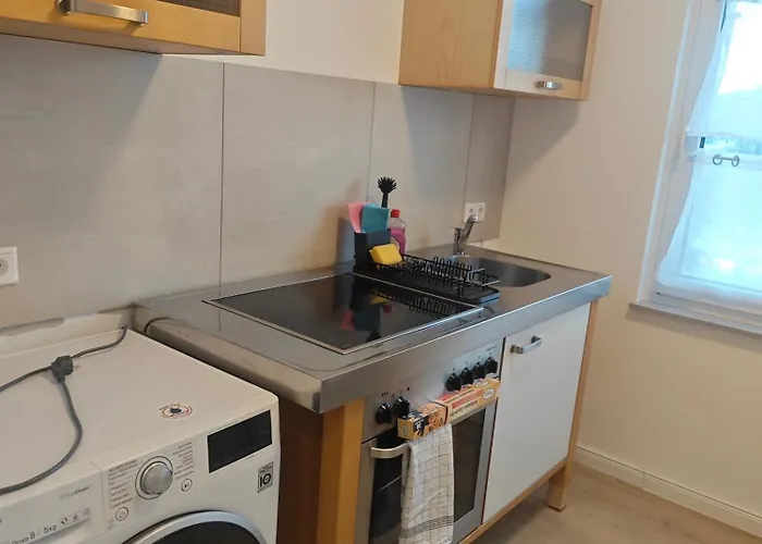 - Geisweid Work And Neu Modernisiert 2 Schlafzimmer Badezimmer Balkon