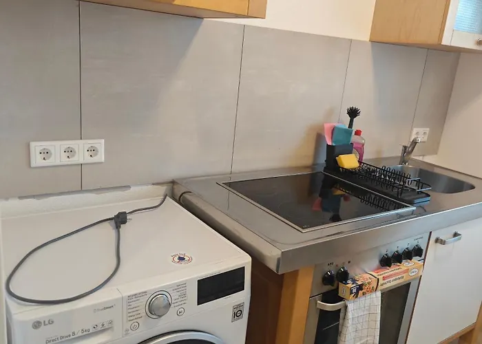 Lägenhet - Geisweid Work And Neu Modernisiert 2 Schlafzimmer Badezimmer Balkon *