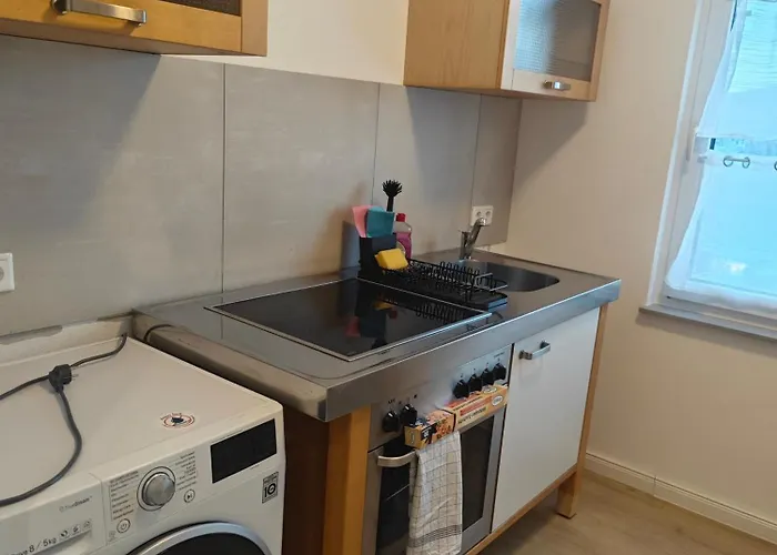 - Geisweid Work And Neu Modernisiert 2 Schlafzimmer Badezimmer Balkon